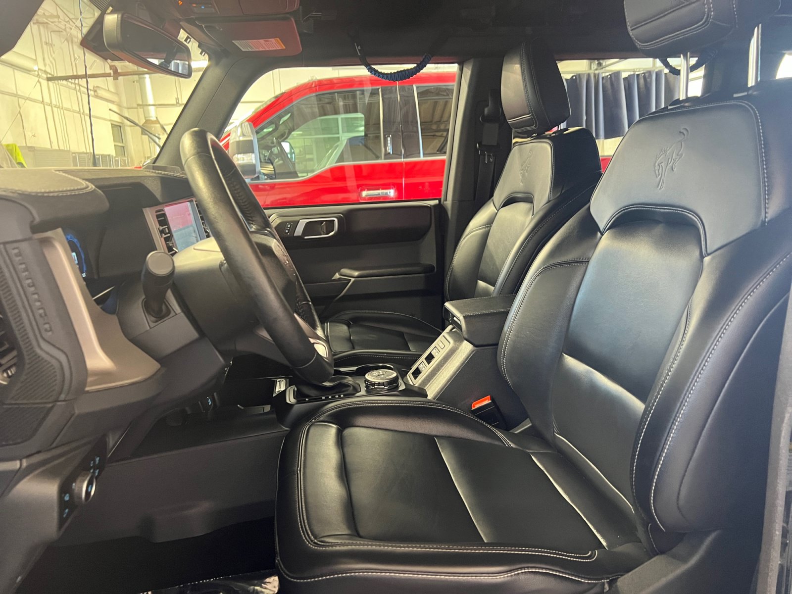 Certified 2025 Ford Bronco Outer Banks AWD/4WD image 24