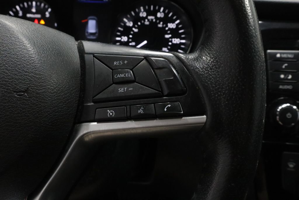 Used 2019 Nissan Rogue SV image 28