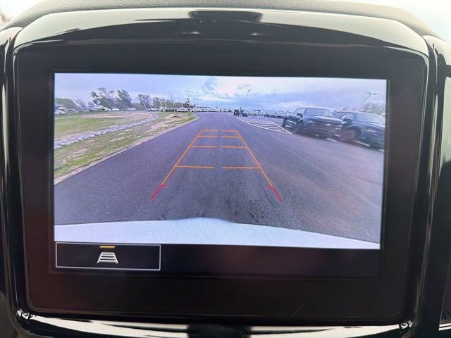 Used 2023 Chevrolet Traverse LT image 32