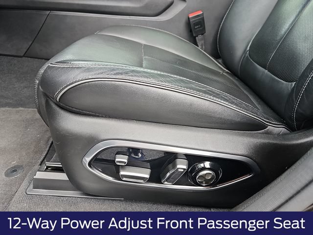 Used 2023 Jeep Grand Cherokee Overland w/ Luxury Tech Group IV AWD/4WD image 19