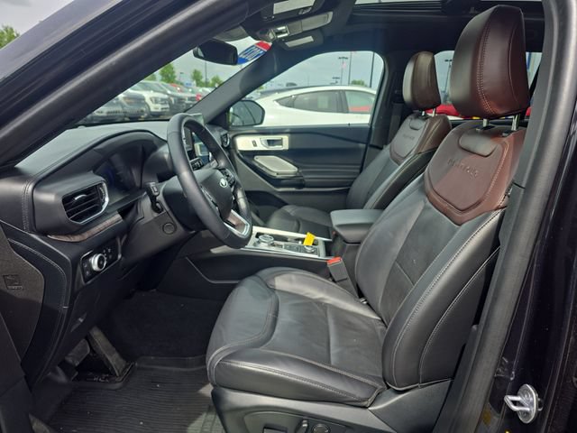 Certified 2023 Ford Explorer Platinum w/ Technology Package AWD/4WD image 14