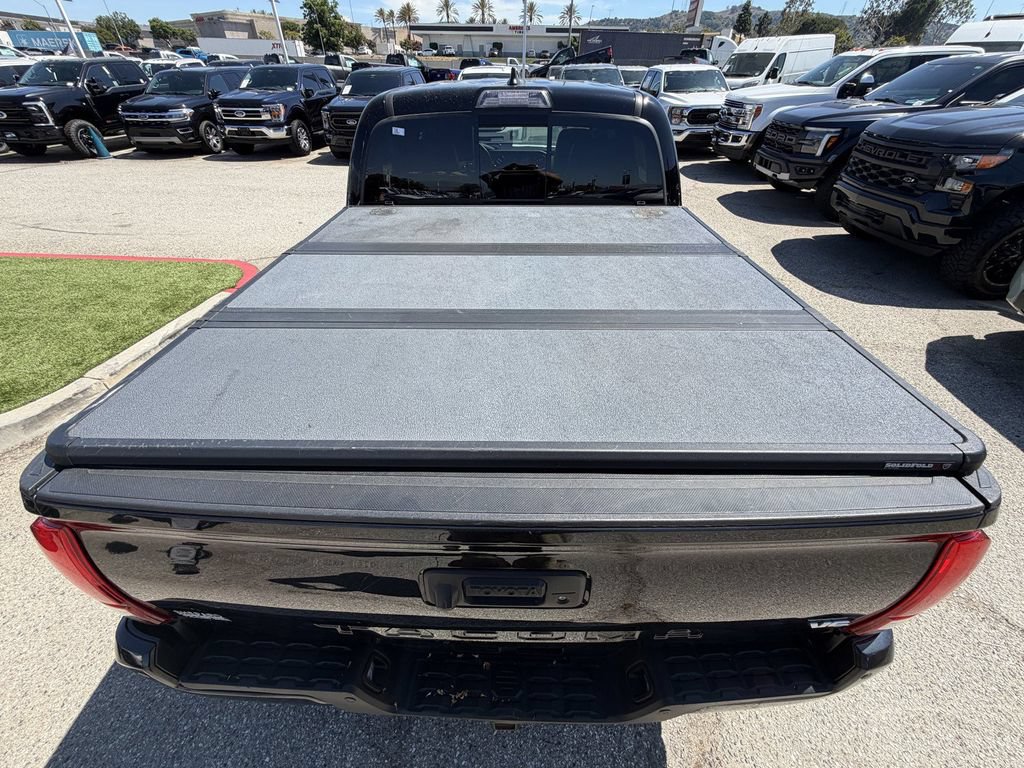 Used 2019 Toyota Tacoma TRD Off-Road w/ TRD Premium Off Road Package AWD/4WD image 18