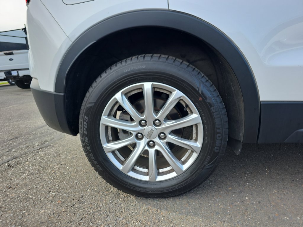 Used 2021 Cadillac XT4 Luxury w/ Cold Weather Package AWD/4WD image 12