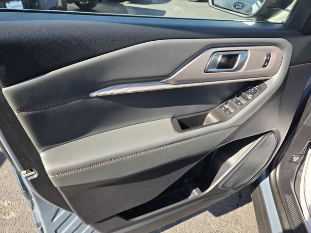 Certified 2025 Ford Explorer Active AWD/4WD image 36