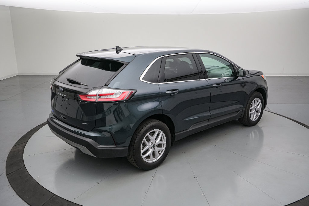Certified 2024 Ford Edge SEL w/ Convenience Package AWD/4WD image 4