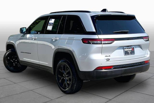 Used 2025 Jeep Grand Cherokee Altitude AWD/4WD image 12
