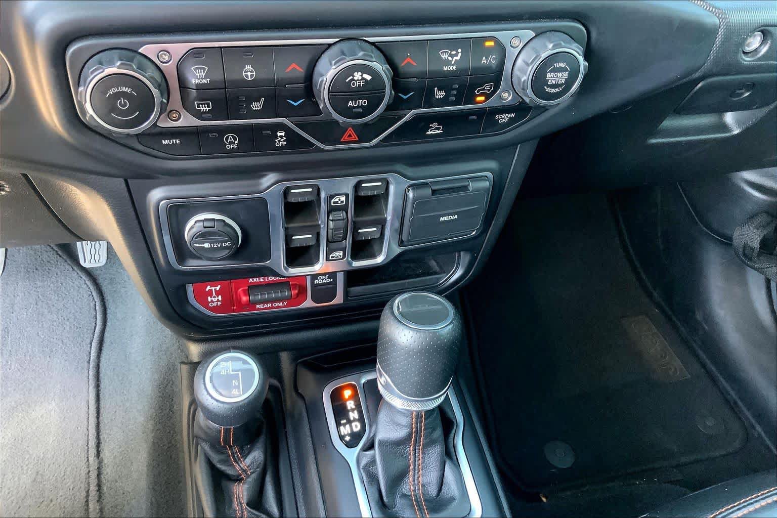 Used 2023 Jeep Gladiator Mojave w/ LED Lighting Group AWD/4WD image 35