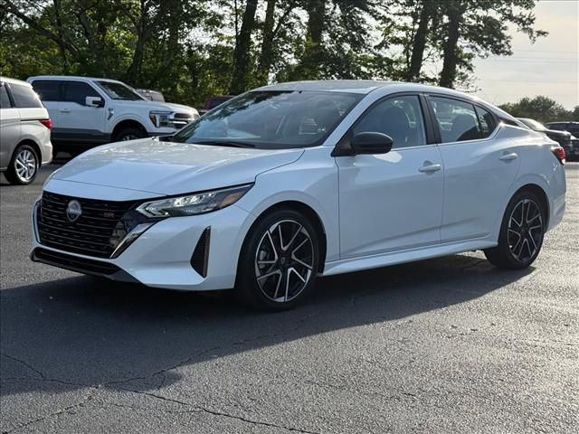 Used 2025 Nissan Sentra SR FWD image 8