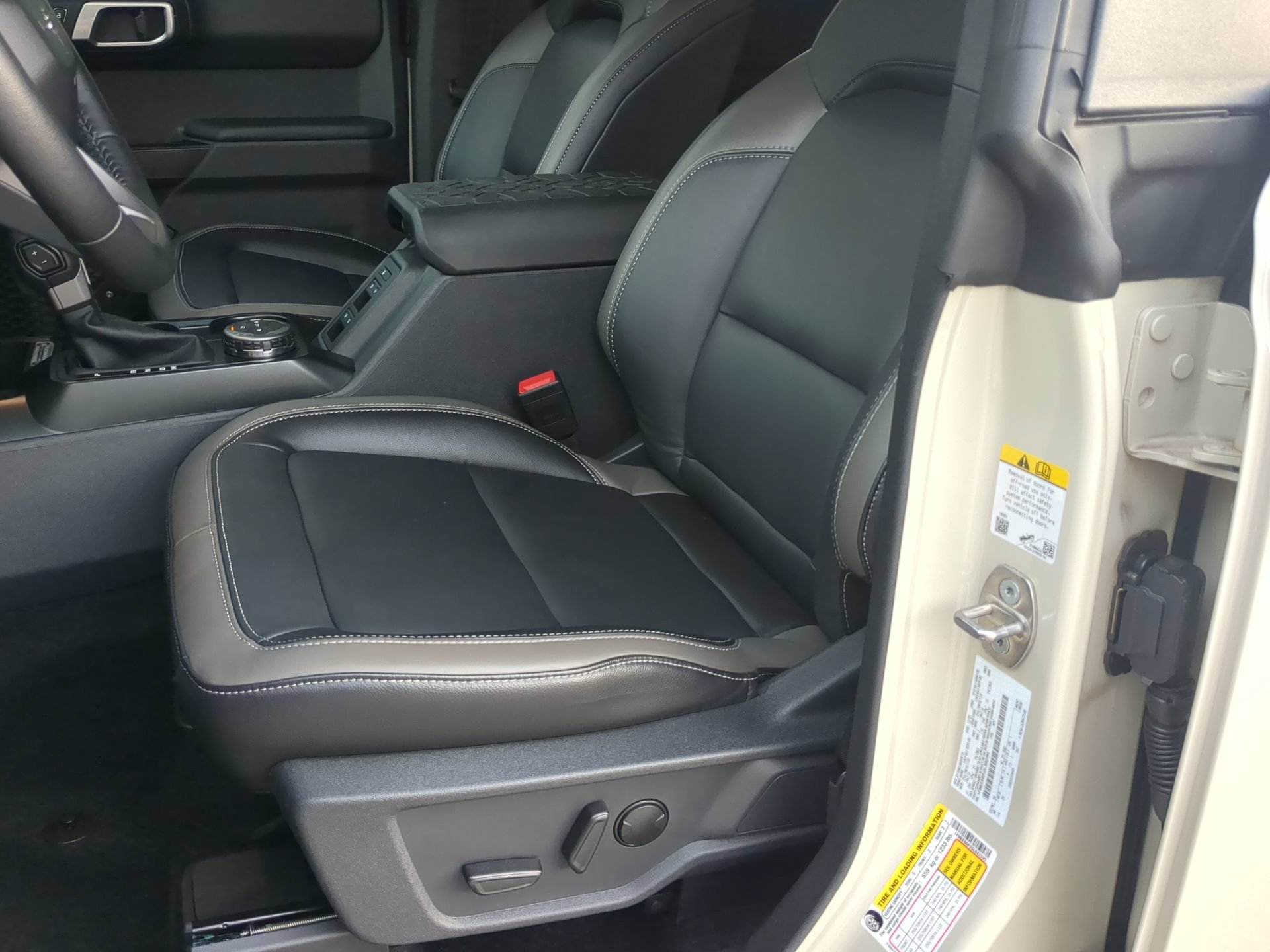 Certified 2025 Ford Bronco Outer Banks AWD/4WD image 55