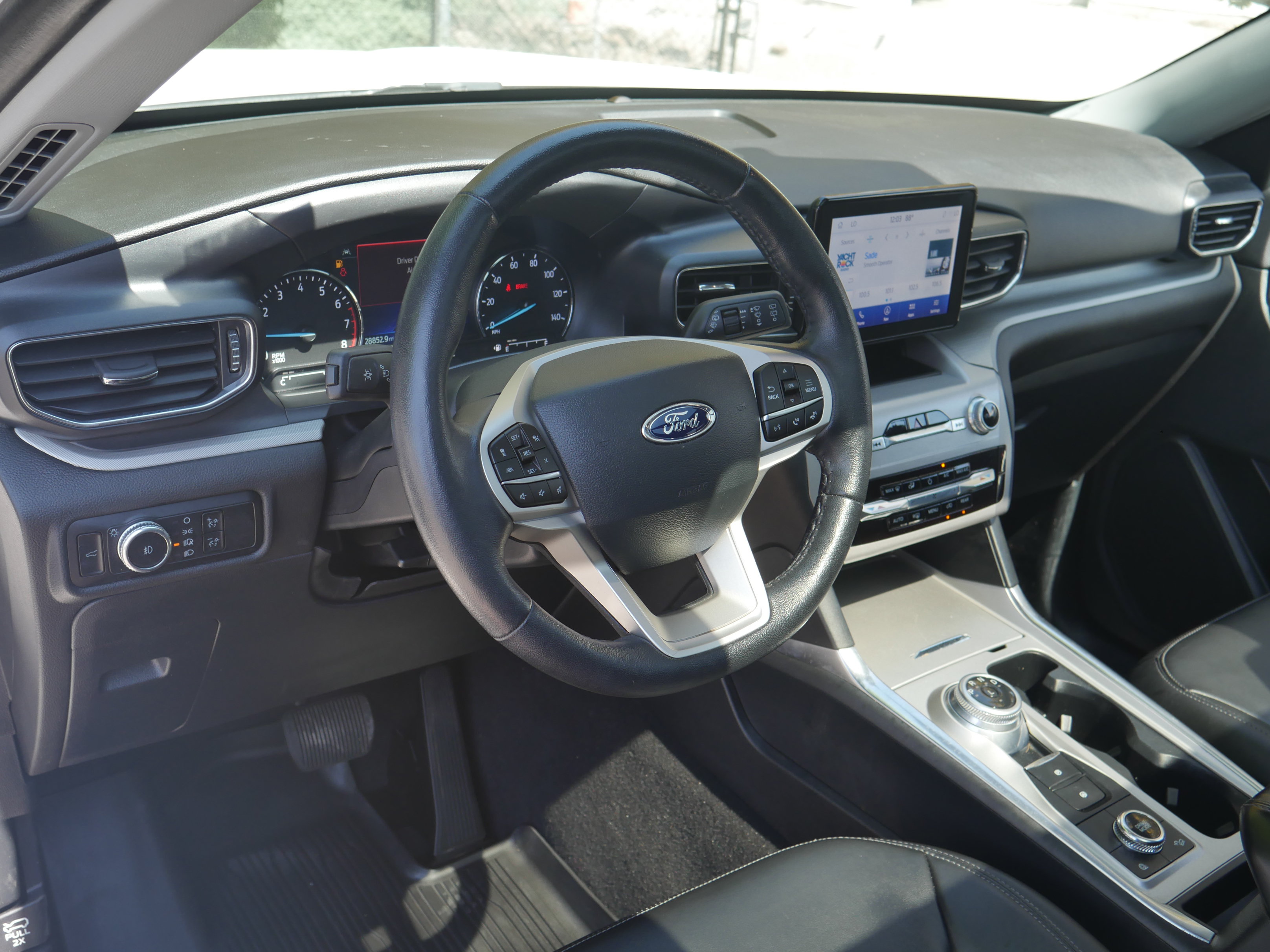 Certified 2023 Ford Explorer XLT w/ Equipment Group 202A AWD/4WD image 4