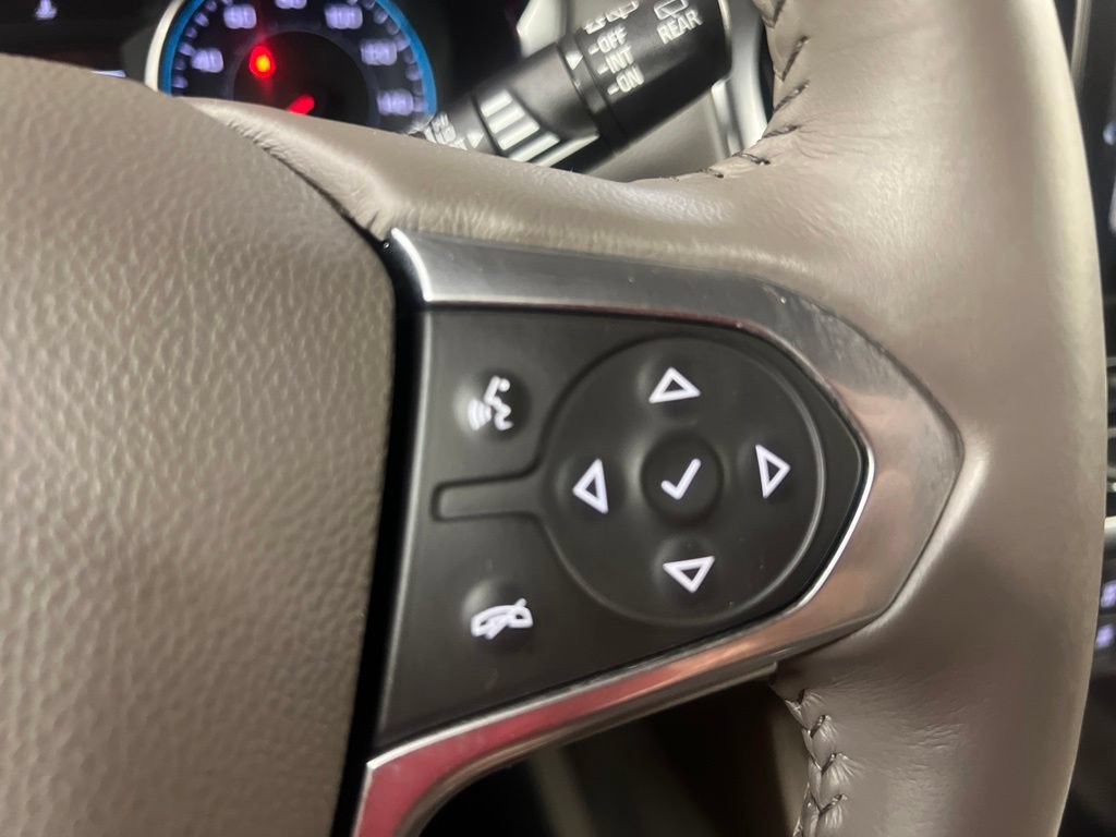 Used 2018 Chevrolet Traverse LT FWD image 17