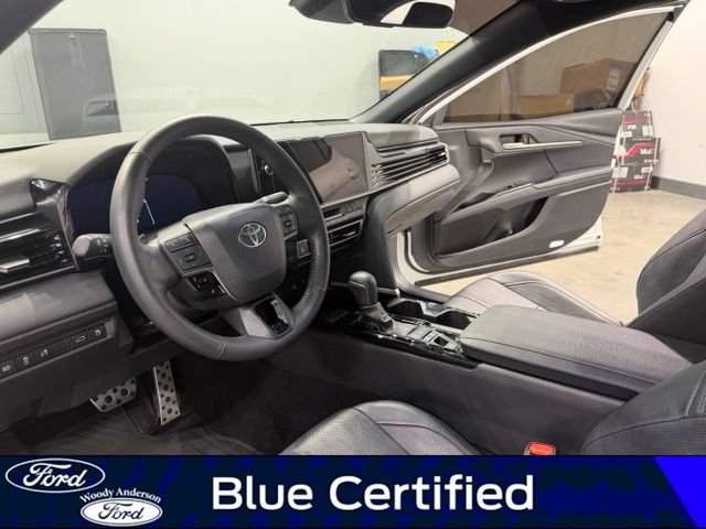 Used 2025 Toyota Camry XSE FWD image 9