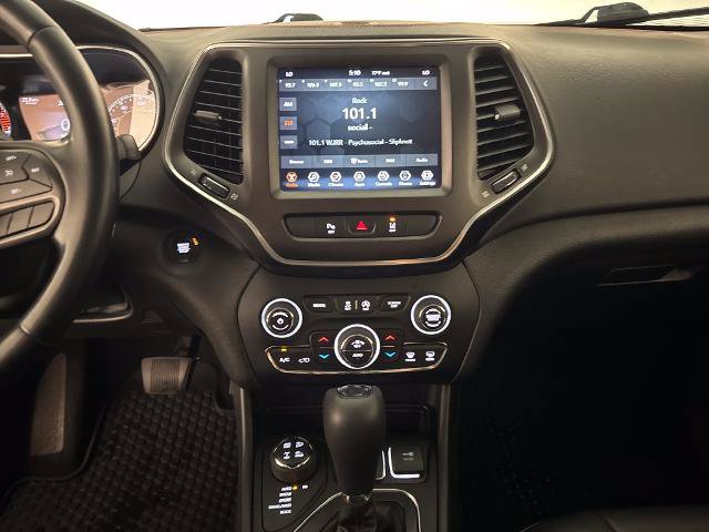 Used 2021 Jeep Cherokee Trailhawk w/ Trailer Tow Group AWD/4WD image 24