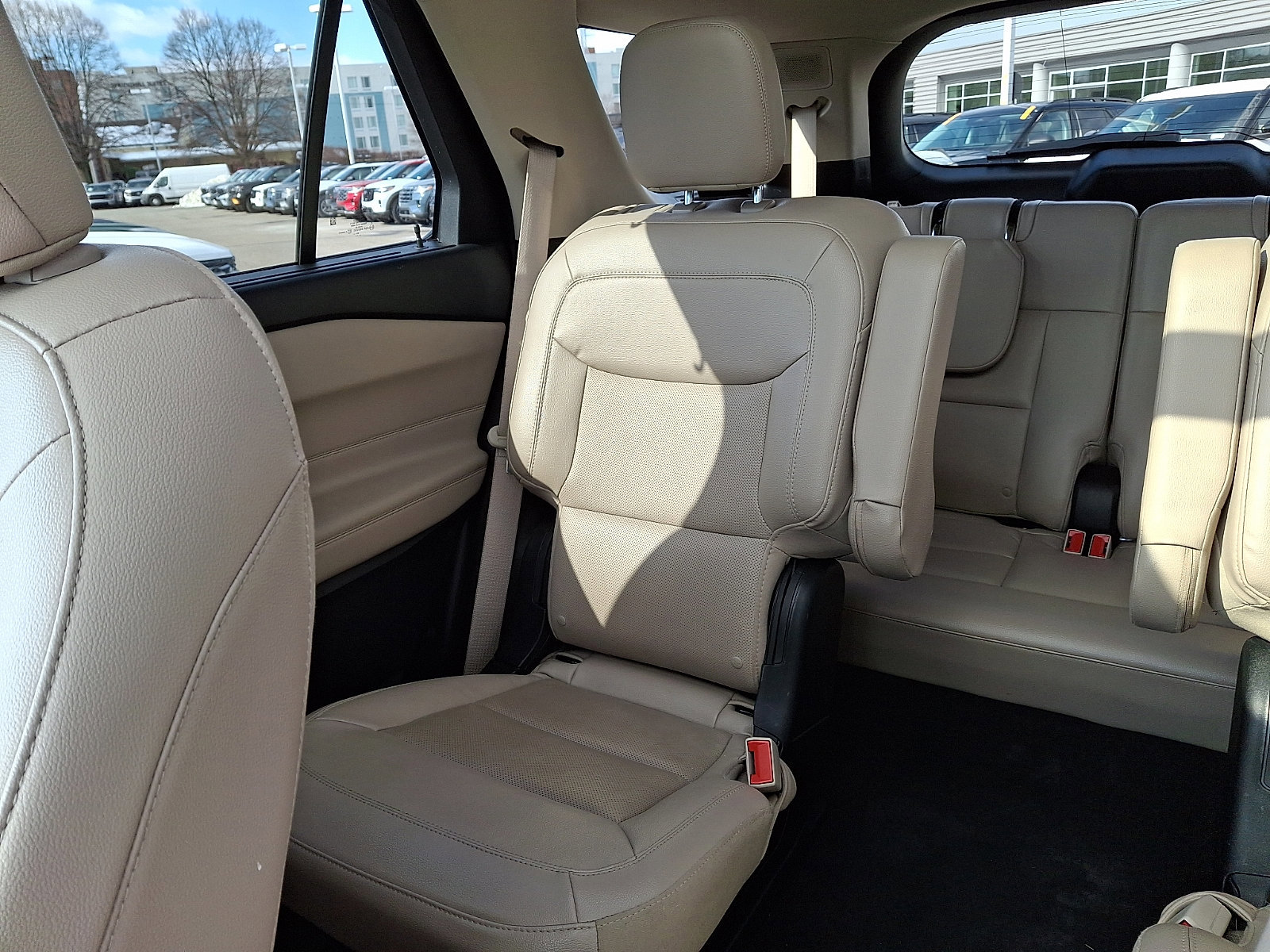 Certified 2022 Ford Explorer Limited w/ Limited Technology Package image 18