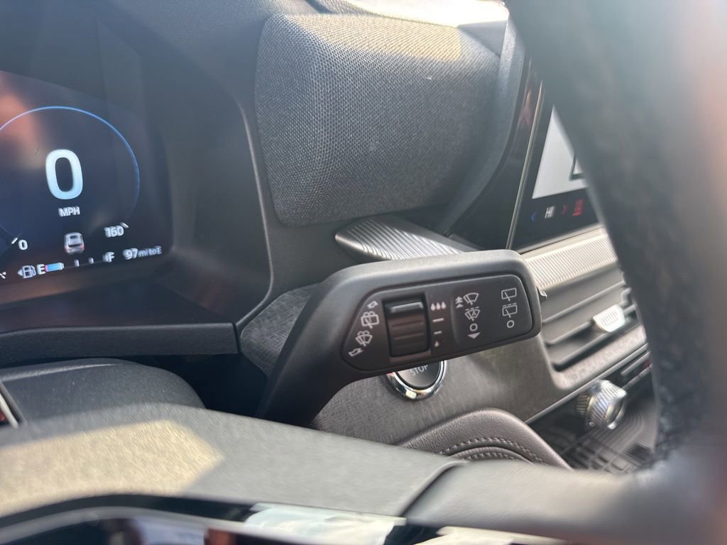 Certified 2025 Ford Explorer Platinum w/ LUX Leather Package image 23