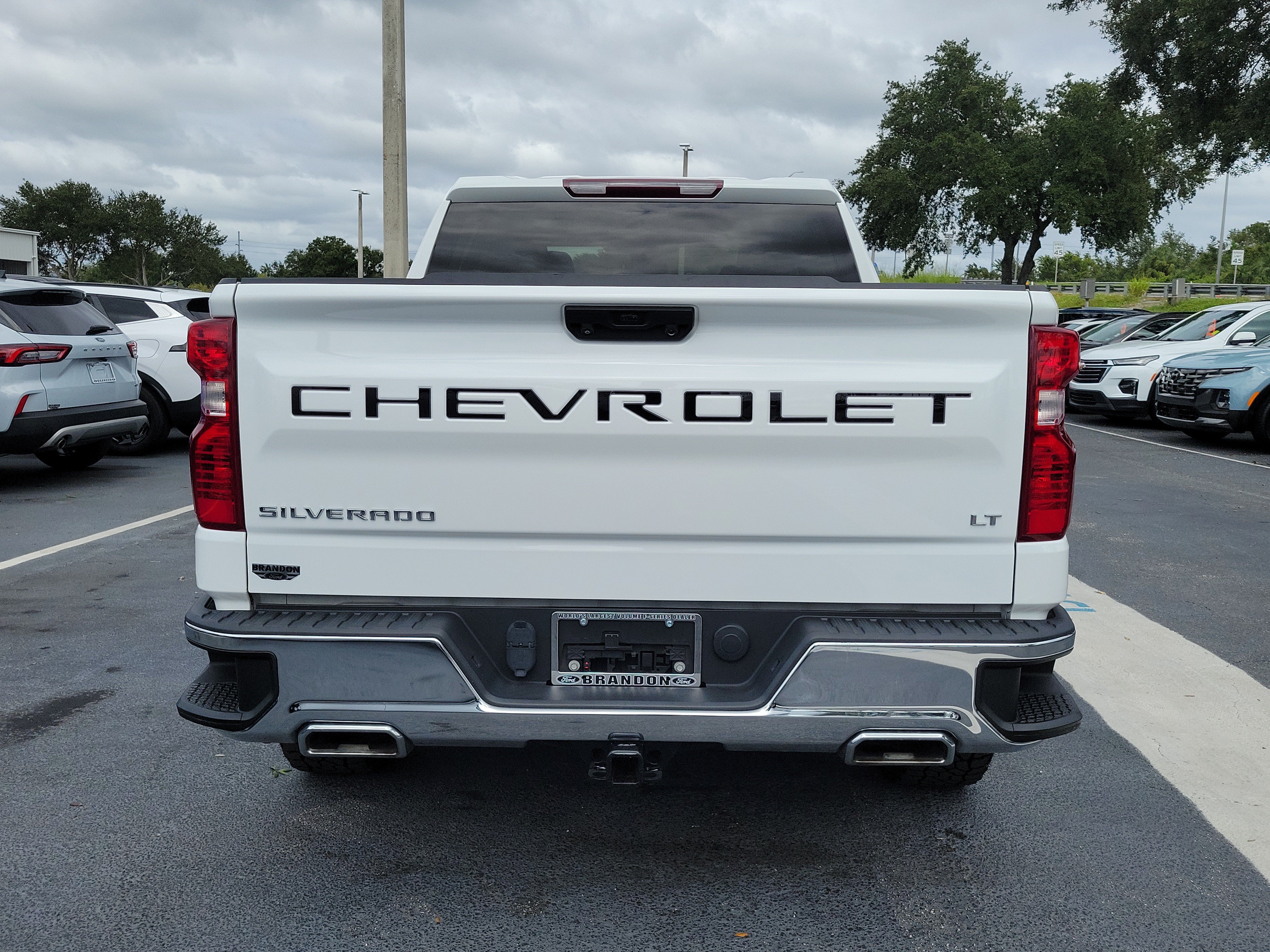 Used 2023 Chevrolet Silverado 1500 LT AWD/4WD image 8