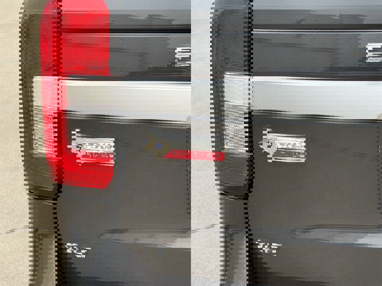 Certified 2022 Ford Expedition XLT image 8