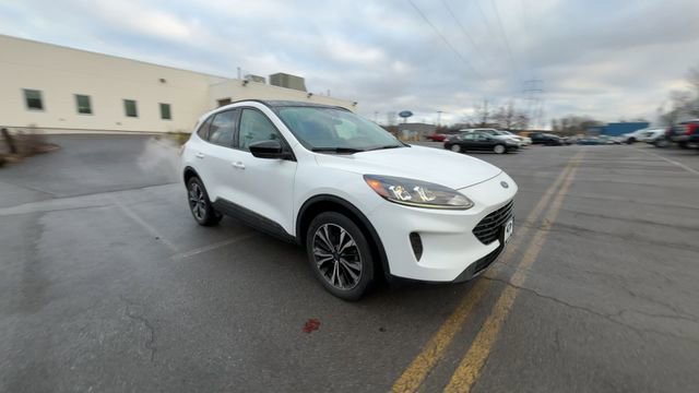 Certified 2022 Ford Escape SE w/ SE Sport Appearance Package image 2