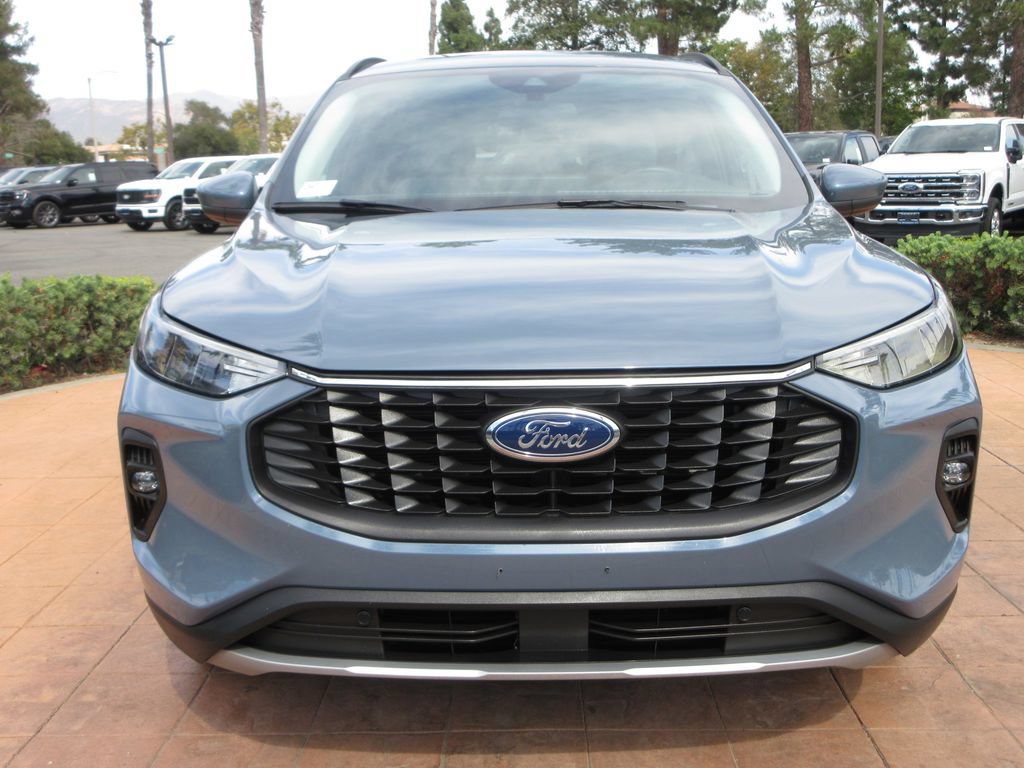 Certified 2025 Ford Escape SE FWD image 8