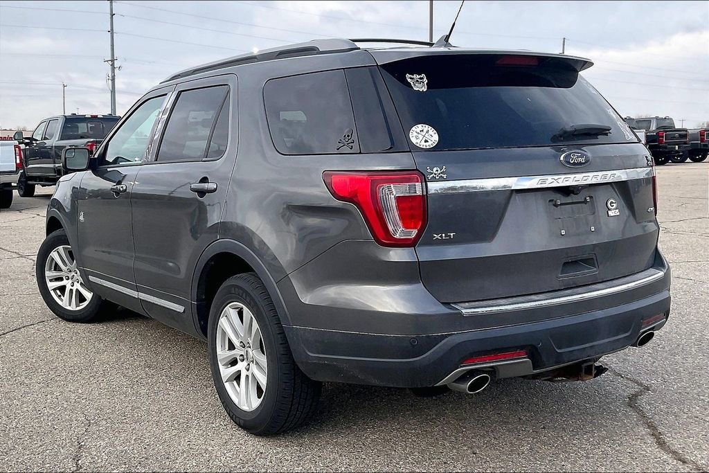 Certified 2018 Ford Explorer XLT w/ Equipment Group 202A AWD/4WD image 3