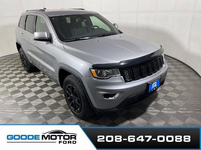 Used 2021 Jeep Grand Cherokee Laredo image 1
