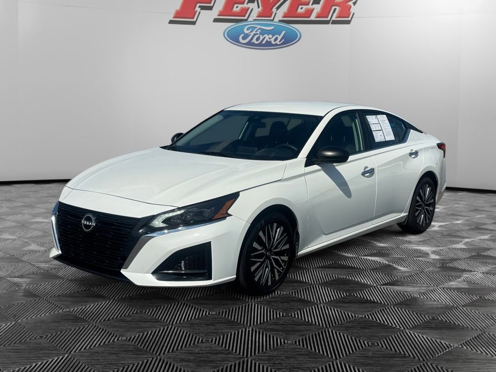 Used 2025 Nissan Altima 2.5 SV FWD image 7
