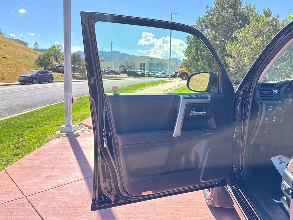 Used 2024 Toyota 4Runner Limited AWD/4WD image 8