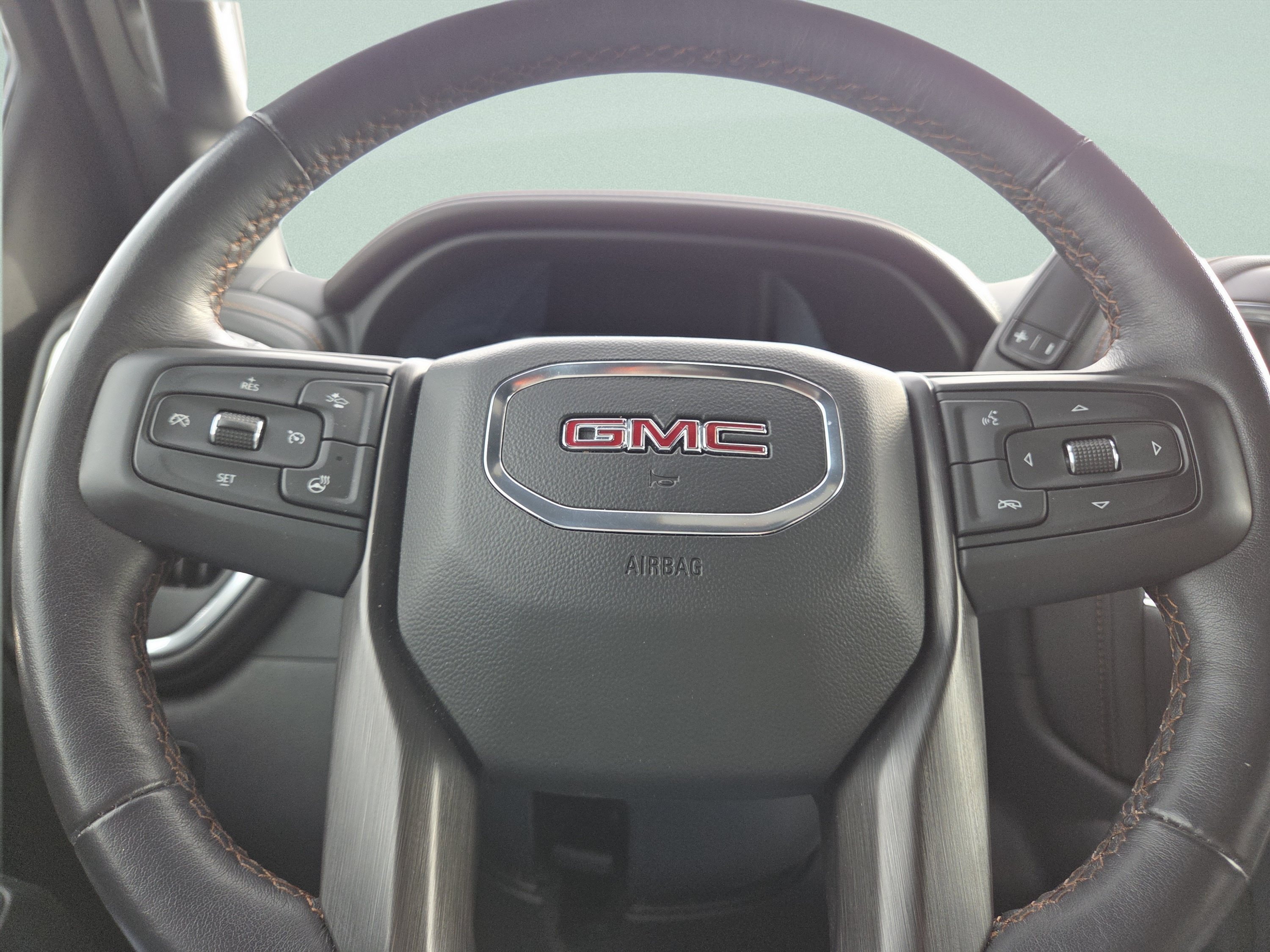 Used 2022 GMC Sierra 2500 AT4 w/ AT4 Premium Plus Package AWD/4WD image 40