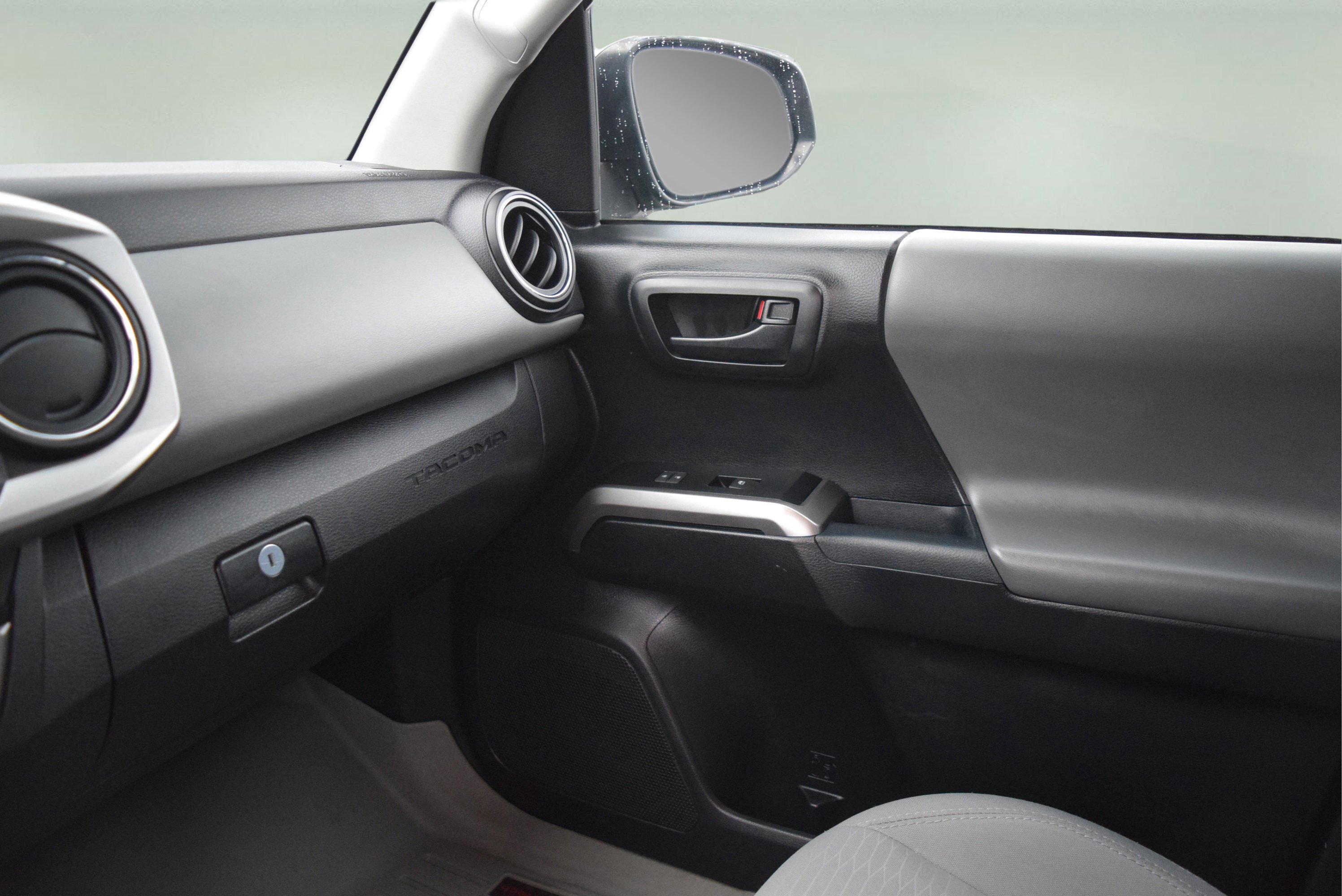 Used 2017 Toyota Tacoma SR5 w/ Tow Package image 21