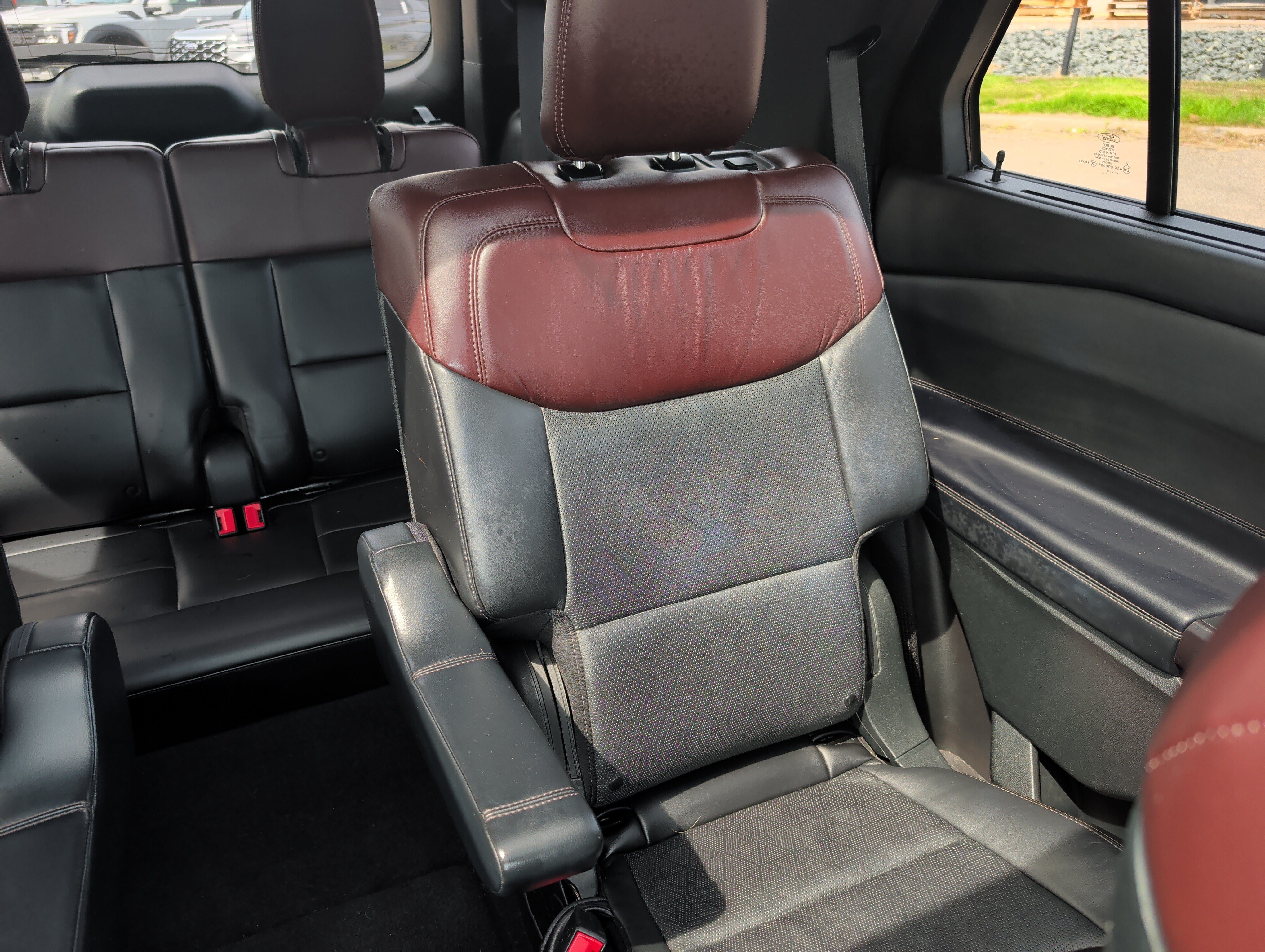 Certified 2020 Ford Explorer Platinum w/ Premium Technology Package AWD/4WD image 14