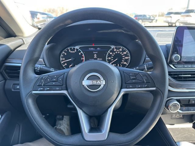 Used 2023 Nissan Altima 2.5 SV image 11