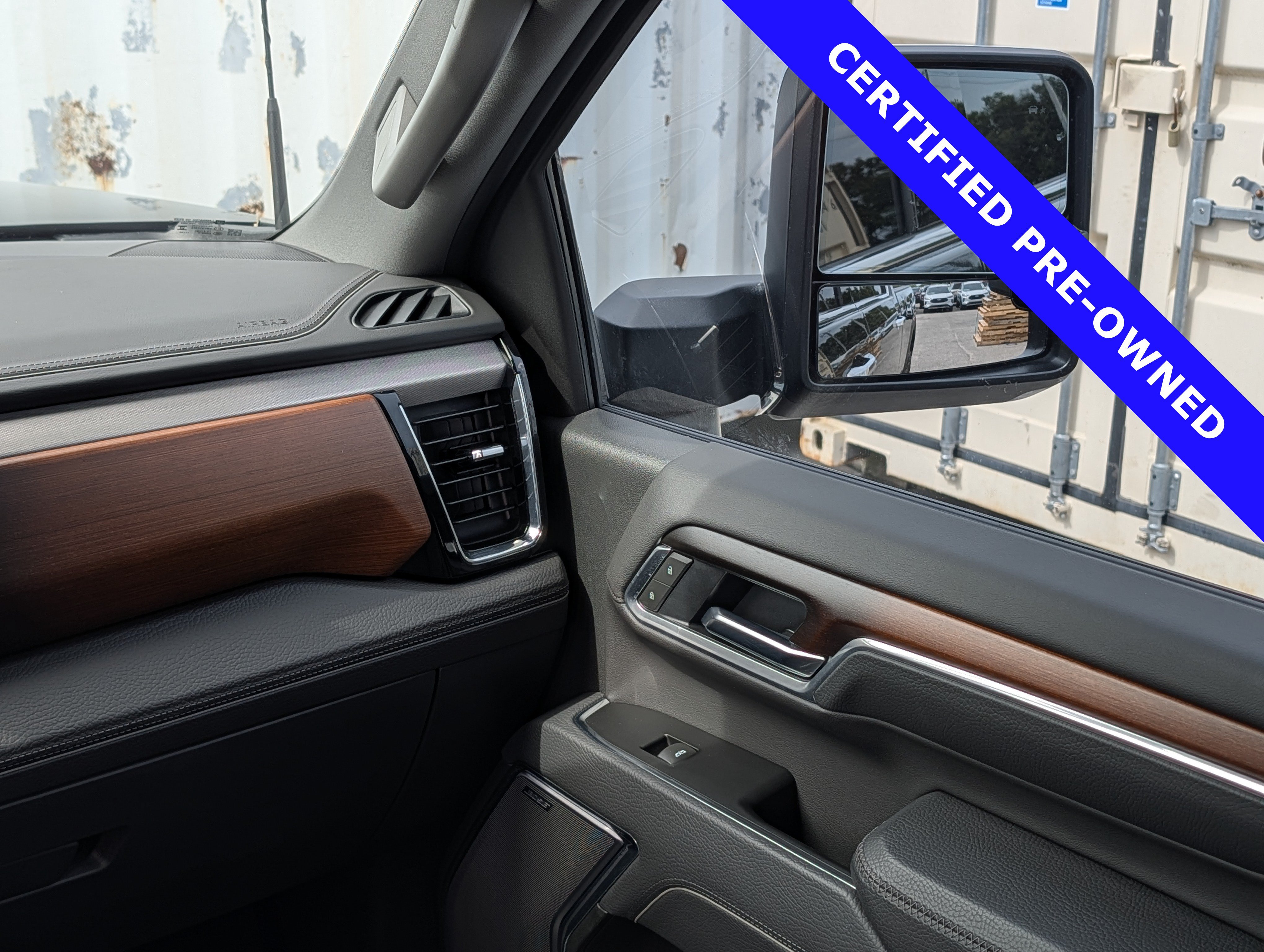 Used 2025 GMC Sierra 3500 Denali w/ Denali Reserve Package AWD/4WD image 20