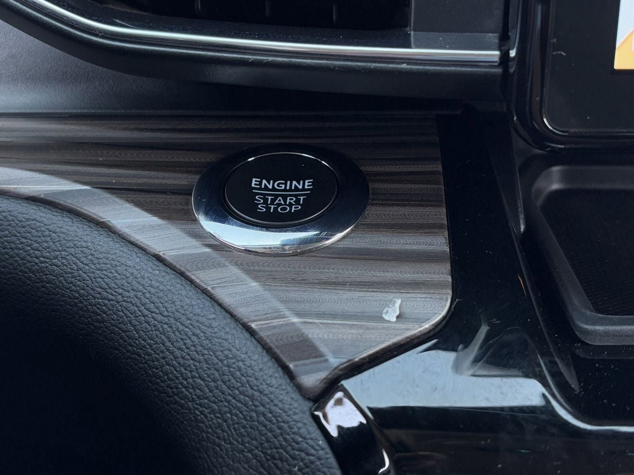 Certified 2022 Ford Explorer Limited RWD image 18