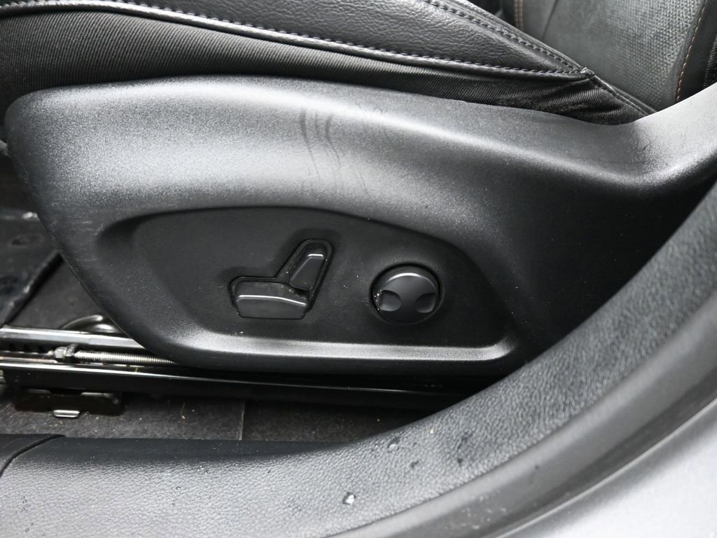 Used 2023 Jeep Compass Latitude image 38