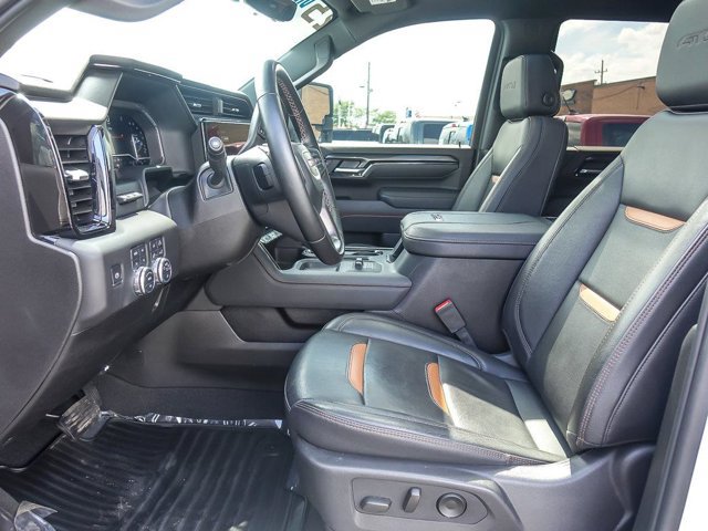 Used 2025 GMC Sierra 2500 AT4 w/ AT4 Premium Plus Package AWD/4WD image 13