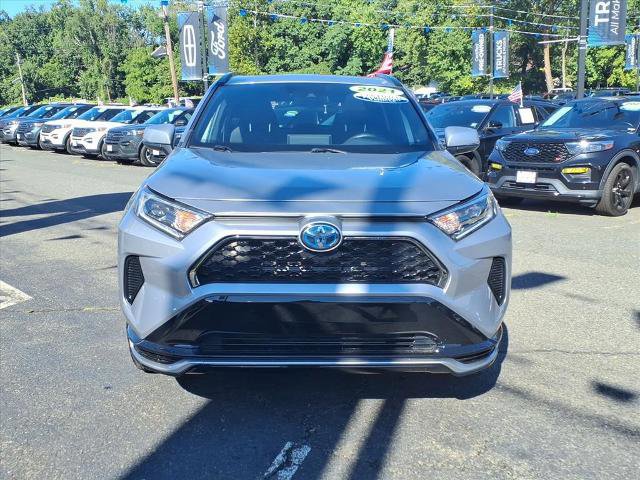 Used 2021 Toyota RAV4 SE w/ Weather & Moonroof Package image 8