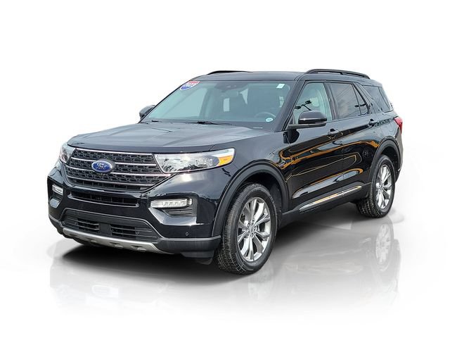 Certified 2023 Ford Explorer XLT w/ Equipment Group 202A AWD/4WD image 3