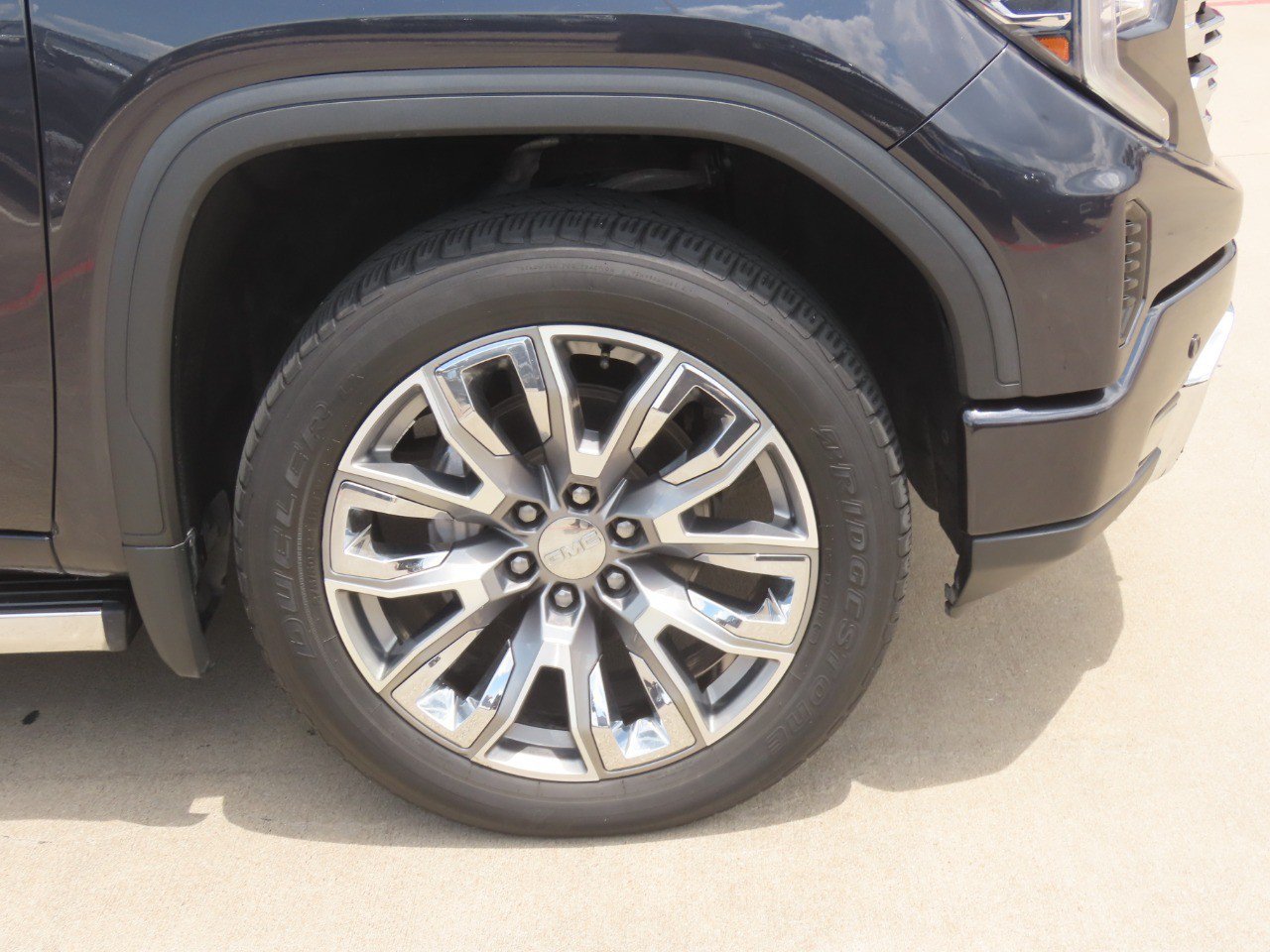 Used 2023 GMC Sierra 1500 Denali w/ Denali Reserve Package AWD/4WD image 9