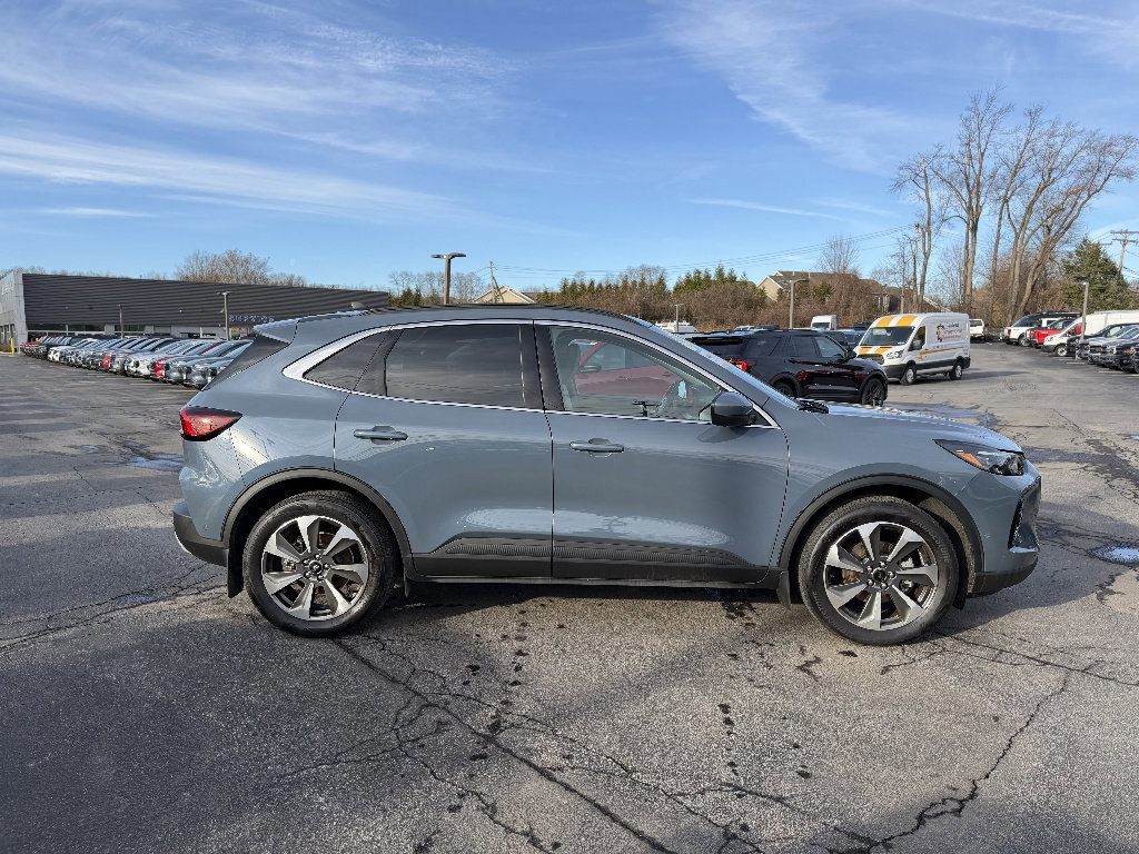 Certified 2023 Ford Escape Platinum w/ Premium Technology Package image 6