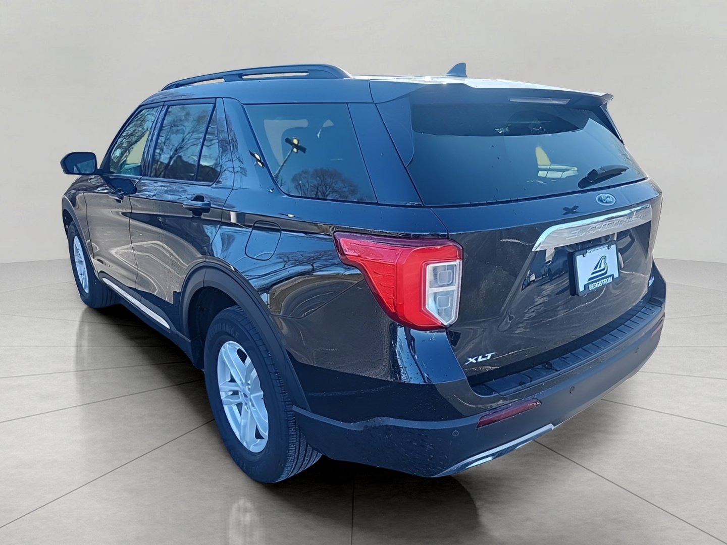 Certified 2023 Ford Explorer XLT w/ Equipment Group 202A image 10