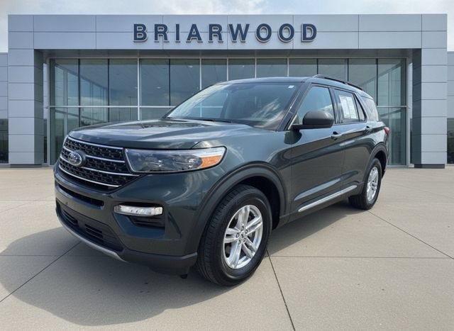 Certified 2023 Ford Explorer XLT w/ Equipment Group 202A AWD/4WD image 1