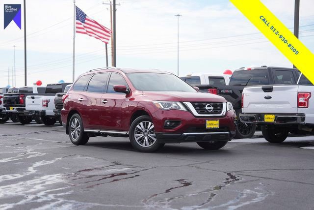Used 2020 Nissan Pathfinder SV image 2