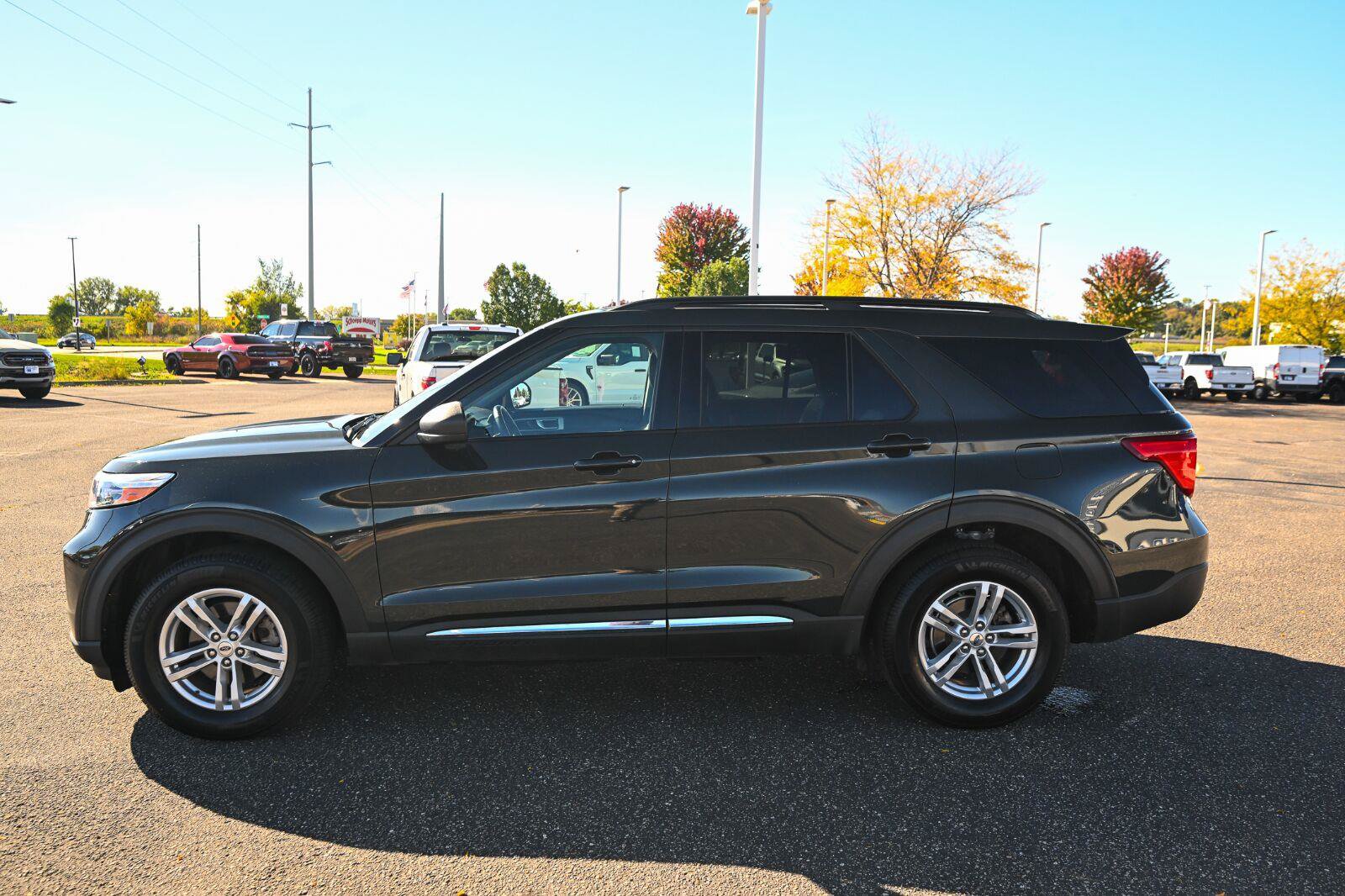 Certified 2022 Ford Explorer XLT w/ Equipment Group 202A AWD/4WD image 8