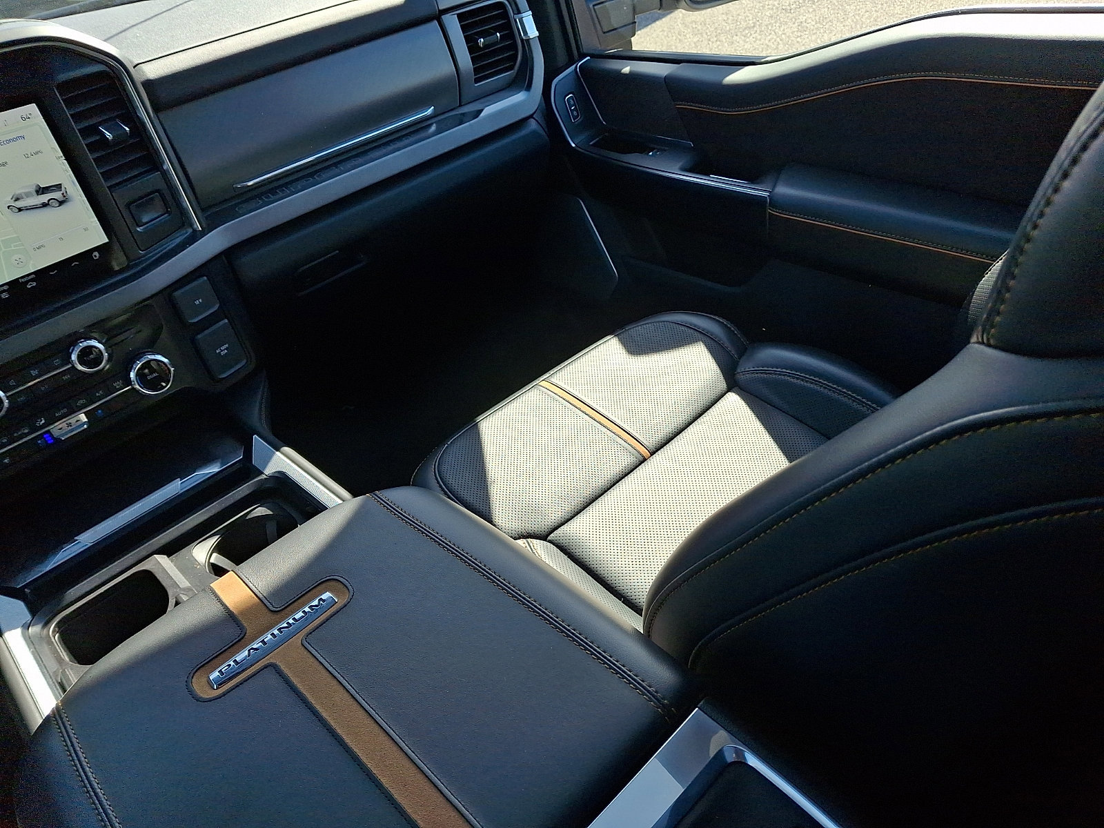 Certified 2024 Ford F450 Platinum w/ FX4 Off-Road Package image 15