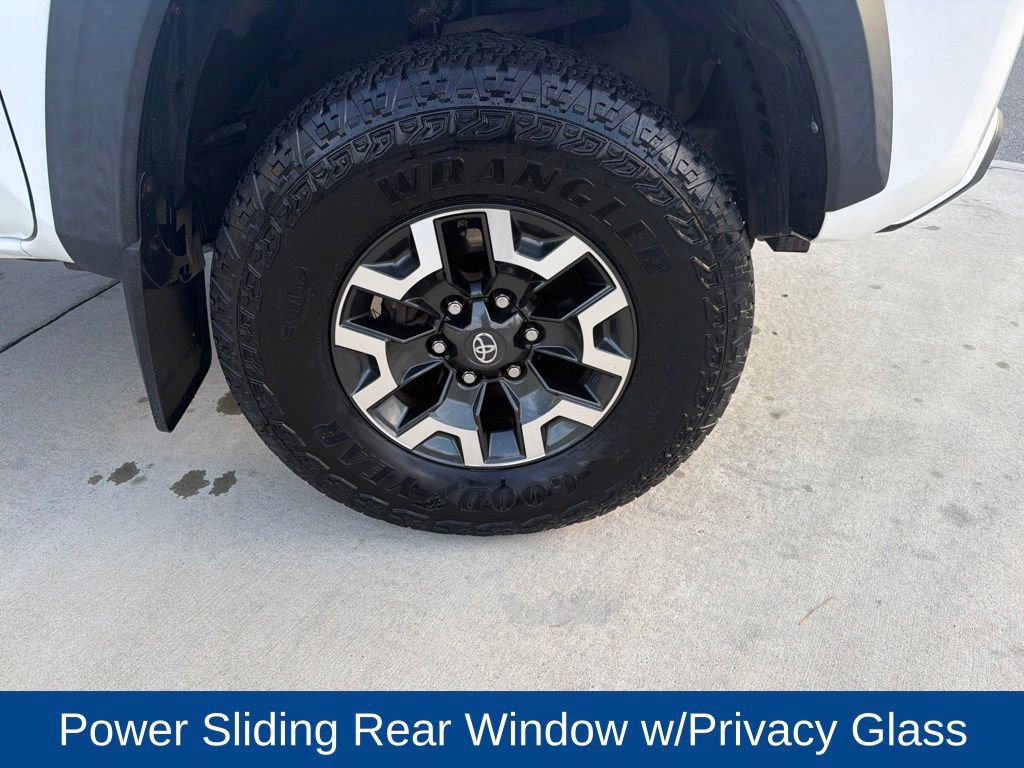 Used 2017 Toyota Tacoma TRD Off-Road AWD/4WD image 11