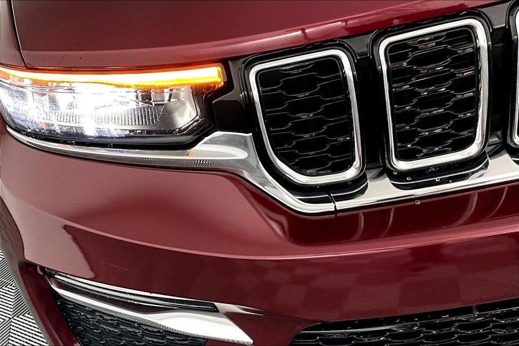 Used 2023 Jeep Grand Cherokee Limited RWD image 28