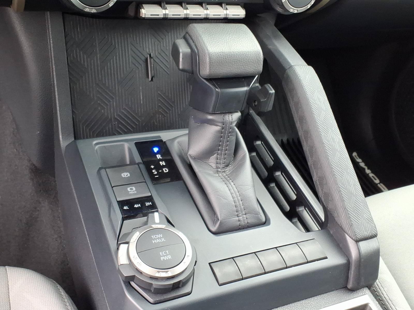 Used 2025 Toyota Tacoma SR5 AWD/4WD image 20