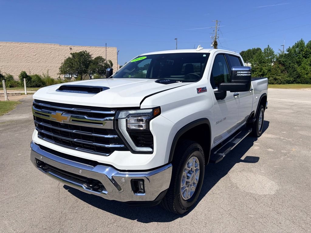 Used 2026 Chevrolet Silverado 2500 LTZ w/ LTZ Premium Package AWD/4WD image 5