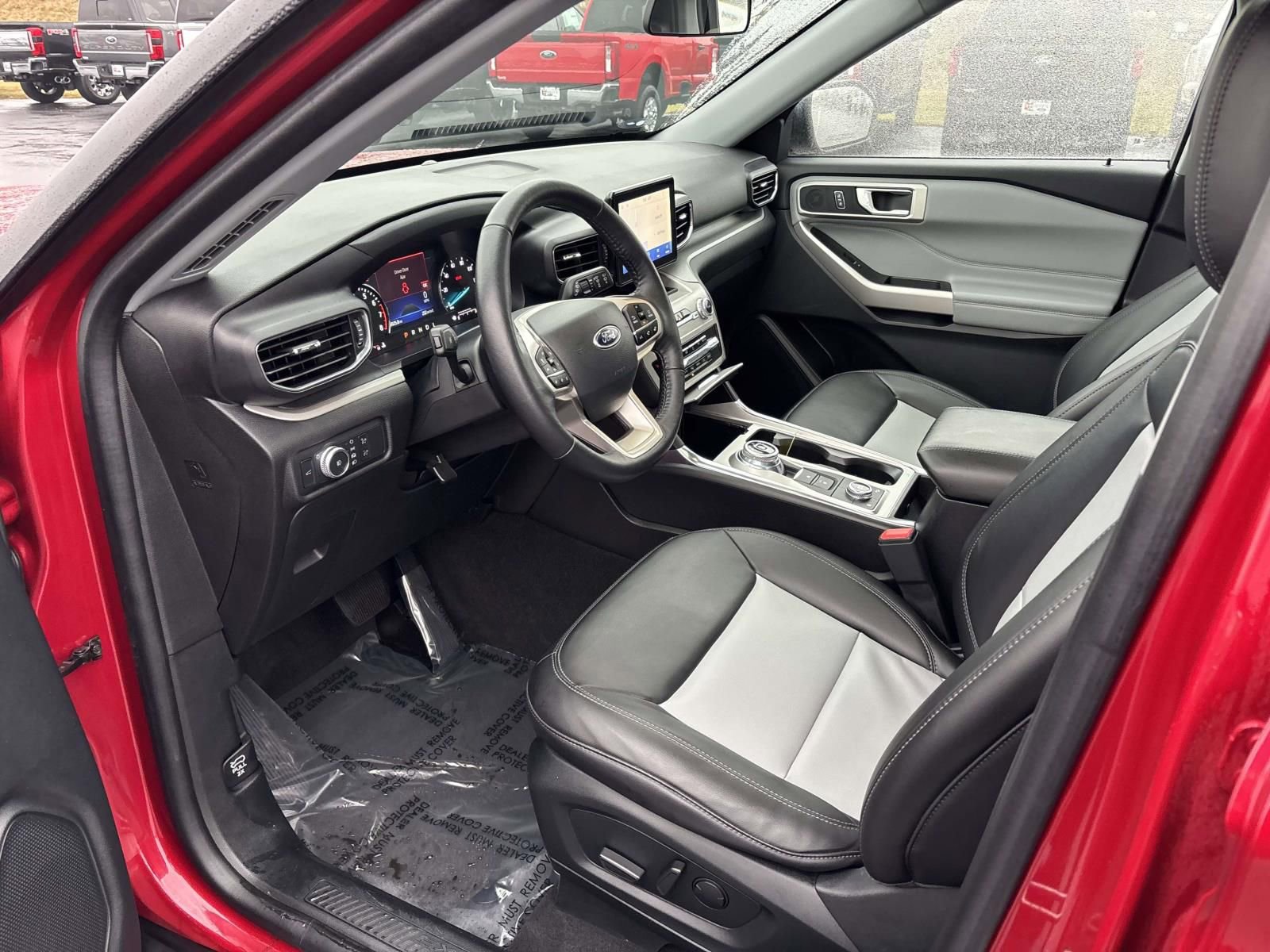 Certified 2022 Ford Explorer XLT w/ Equipment Group 202A image 26