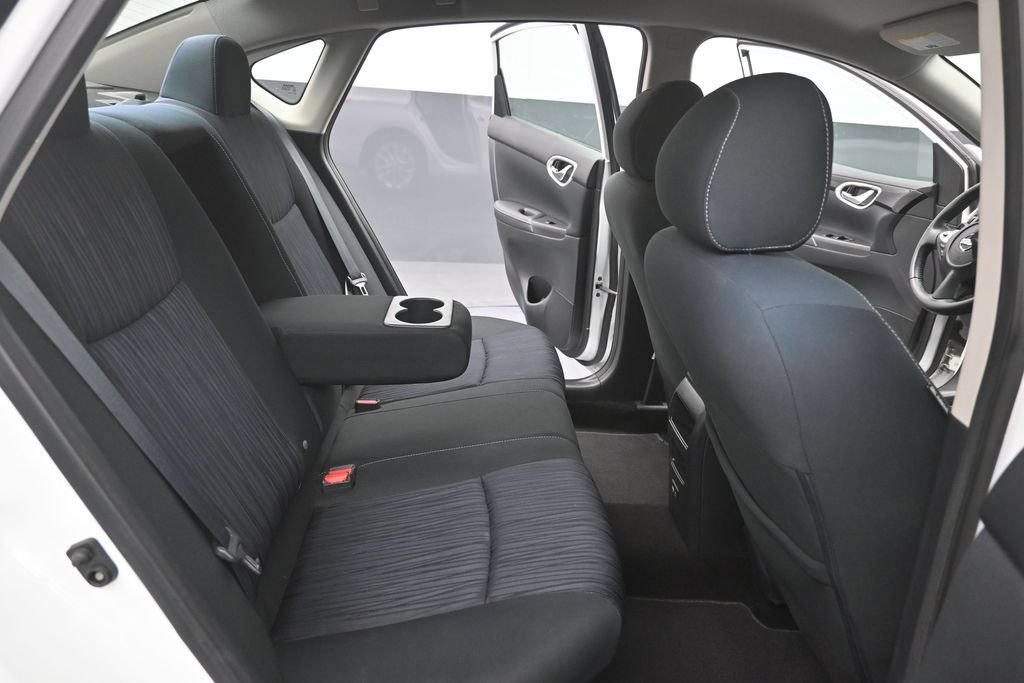 Used 2019 Nissan Sentra SV FWD image 2